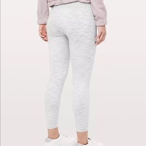 Lululemon Wonder Under 25”